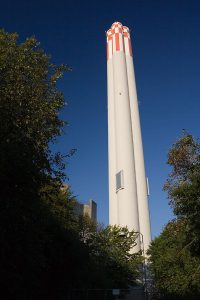 600px-zuerich_aubrugg_heizkraftwerk_kamin